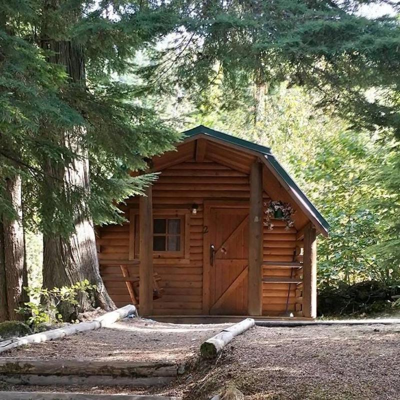 Sicamous Rv & Cabin Resort Malakwa Екстер'єр фото