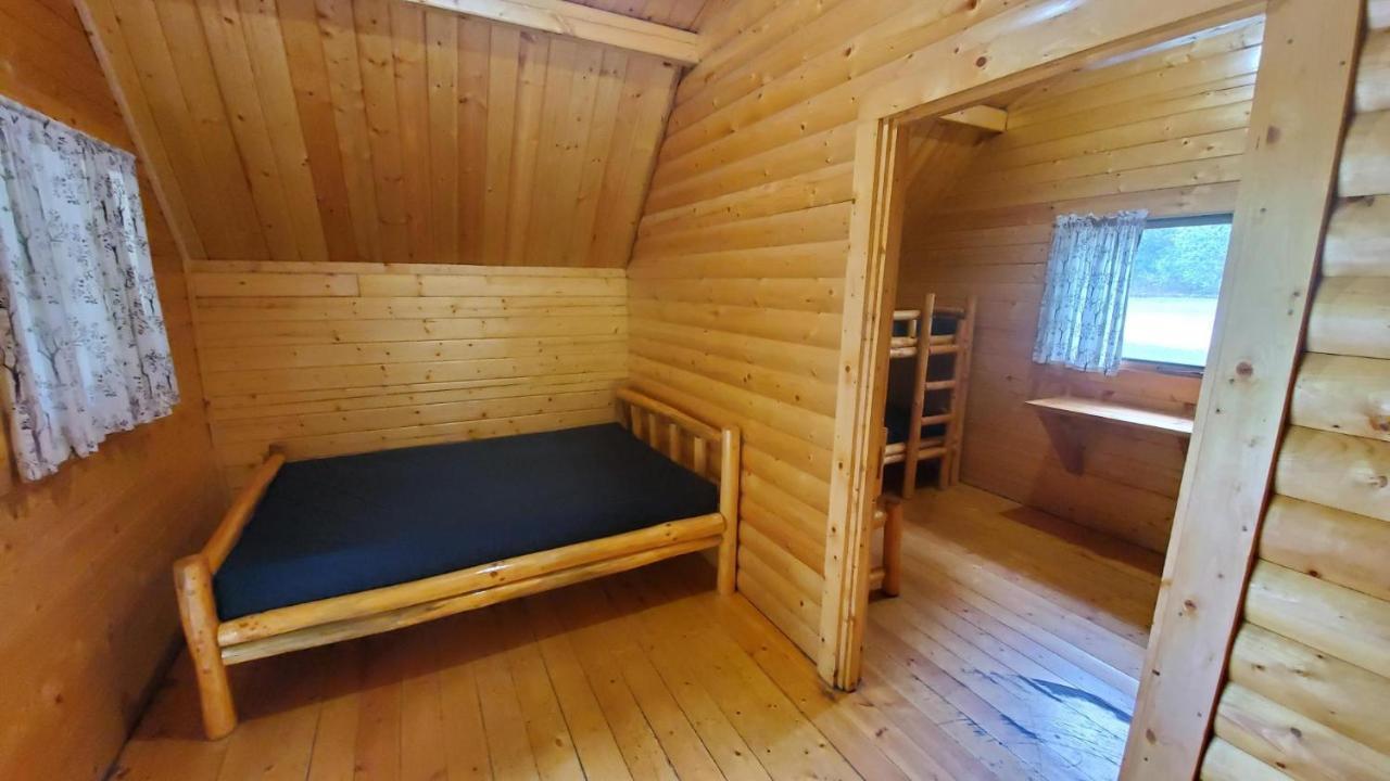 Sicamous Rv & Cabin Resort Malakwa Екстер'єр фото