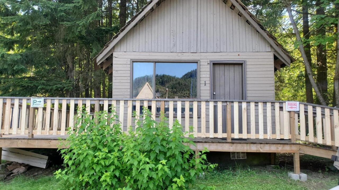 Sicamous Rv & Cabin Resort Malakwa Екстер'єр фото